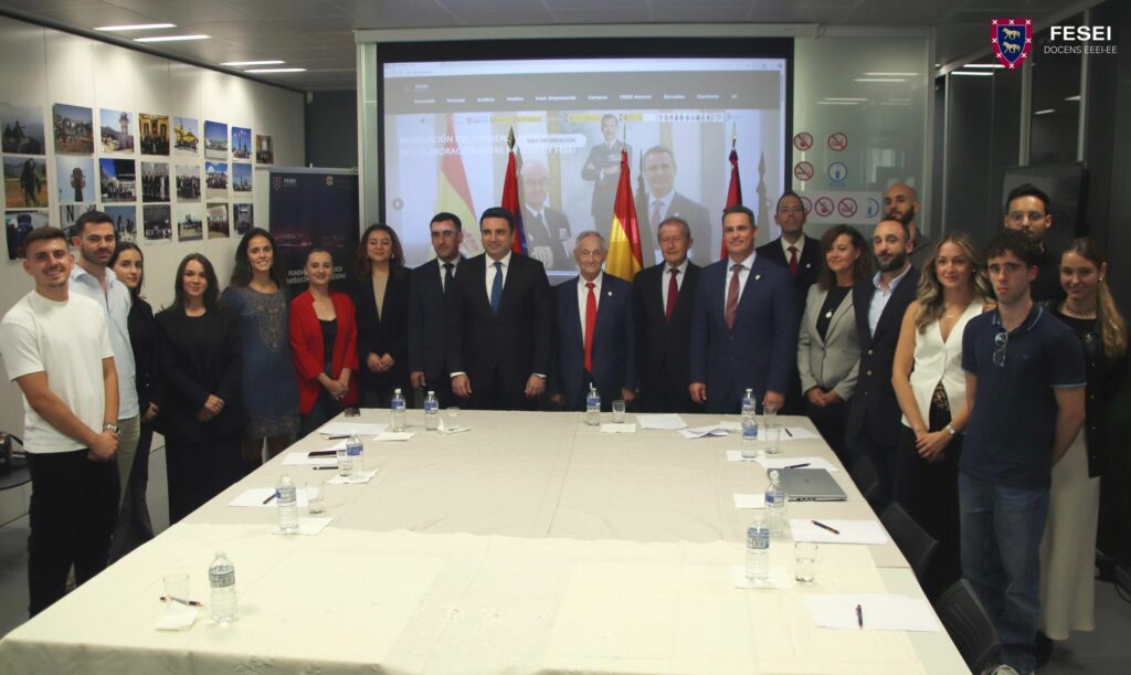 Una Delegación de la Asamblea Nacional de Armenia, liderada por su Presidente Excmo. Sr. D. Alen Simonyan participó en un debate académico sobre diferentes asuntos de la actualidad internacional con los miembros de FESEI y los estudiantes del Máster.