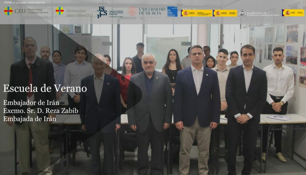 El pasado martes 24/6/2026, en el marco de la Escuela Internacional de Verano 2026, tuvo lugar la conferencia del Excmo. Embajador de Irán Sr. D. Reza Zabib.