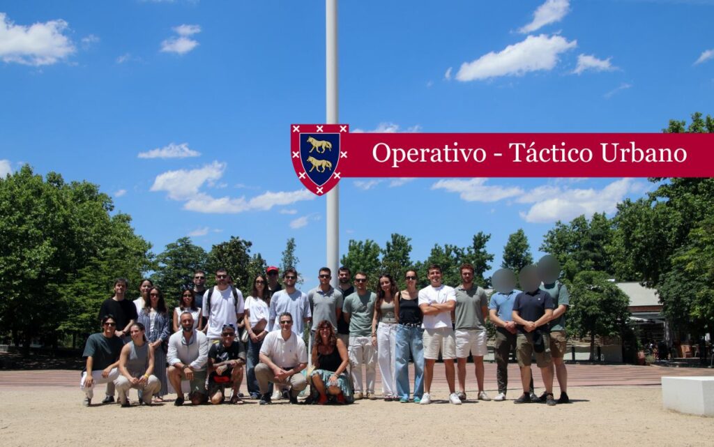 El pasado 27/6/2026 tuvo lugar la sesión práctica del Ejercicio Operativo Táctico Urbano para los alumnos de la XVII Promoción del Máster en Liderazgo, Diplomacia e Inteligencia. Oficial Analista de Inteligencia. Diploma Universitario de Experto en Ciberinteligencia. Piloto y Operador de UAS.