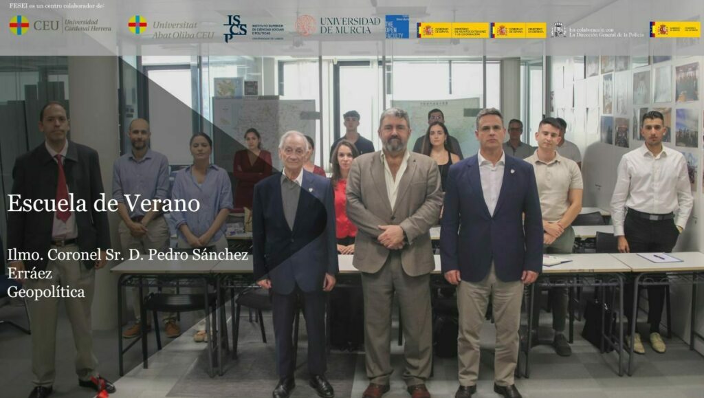 El 24 de junio de 2026, dentro de la Escuela de Verano 2026, impartió una conferencia el Ilmo. Coronel Pedro Sánchez Herráez, analista principal del Instituto Español de Estudios Estratégicos (IEEE) dependiente del CESEDEN.